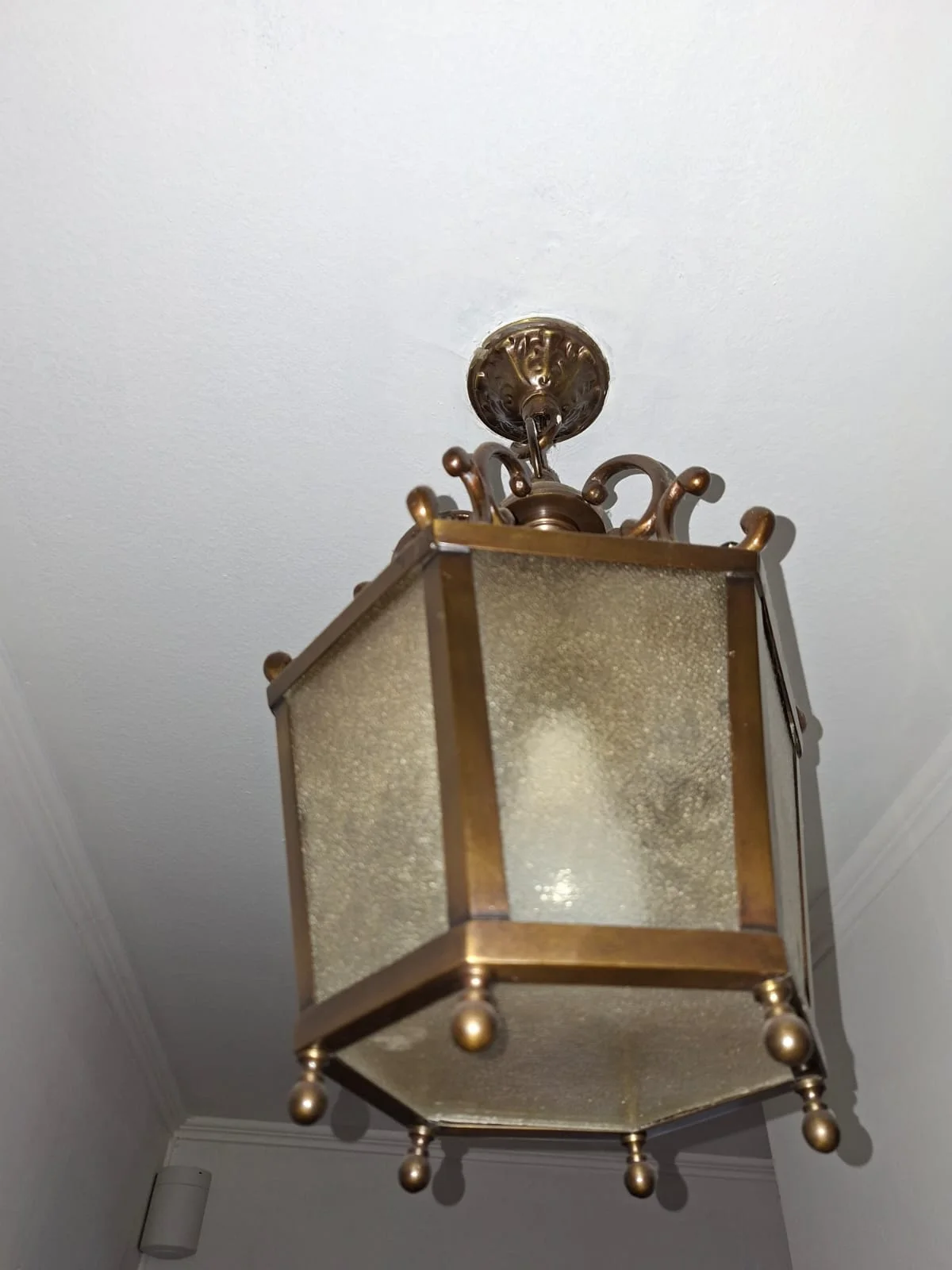 Farol colgante de bronce Mantelli